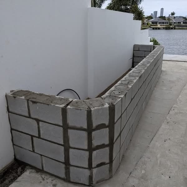 Corner block retaining wall built on the Gold Coast